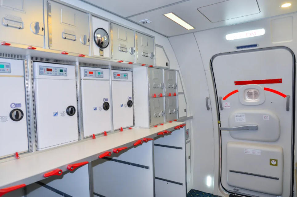 广州技工学校航空舱内景2.jpg 广州技工学校航空舱内景2.jpg